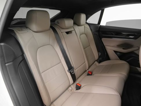 Used 2025 Porsche Macan Electric image 24