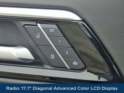 Used 2025 Chevrolet Suburban Premier AWD/4WD image 8