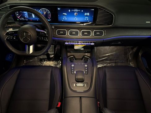 New 2026 Mercedes-Benz GLS 580 4MATIC image 12