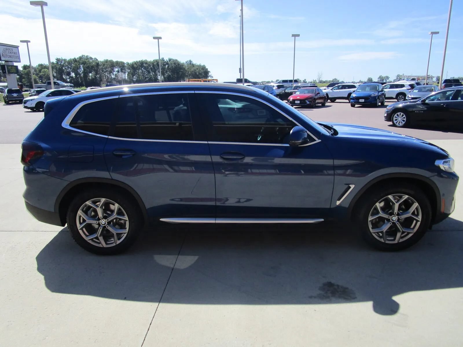 Used 2023 BMW X3 xDrive30i w/ Premium Package AWD/4WD image 8