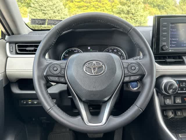 Used 2022 Toyota RAV4 XLE w/ Convenience Package AWD/4WD image 8