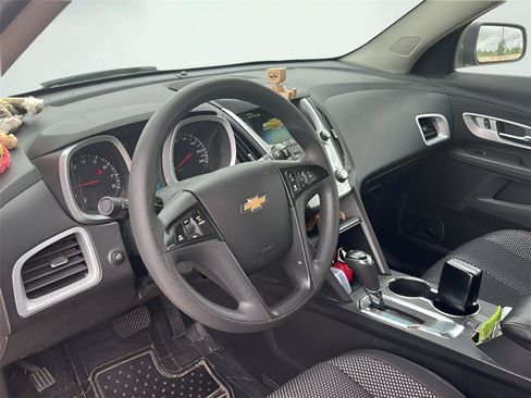 Used 2017 Chevrolet Equinox LS FWD image 11