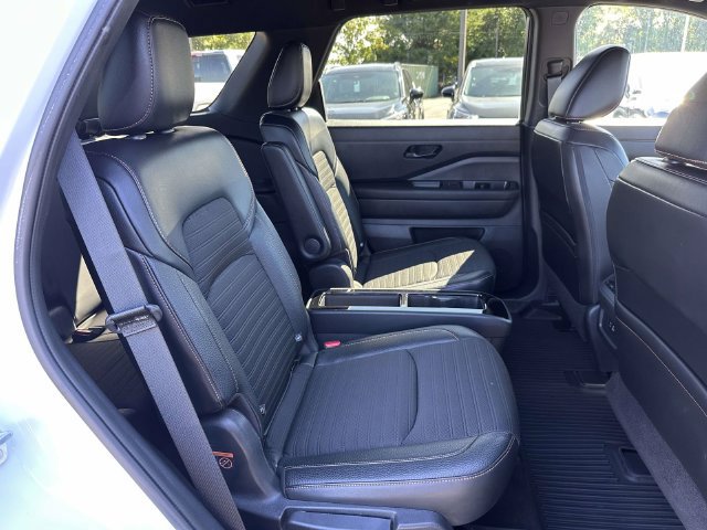 Used 2024 Nissan Pathfinder Rock Creek AWD/4WD image 10
