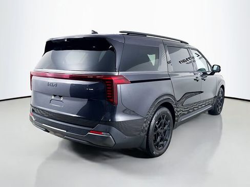 Used 2025 Kia Carnival SX Prestige image 7