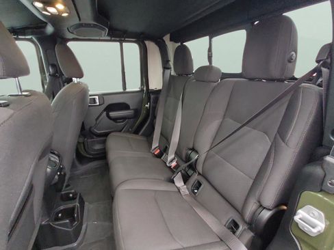 Used 2023 Jeep Gladiator Willys image 14