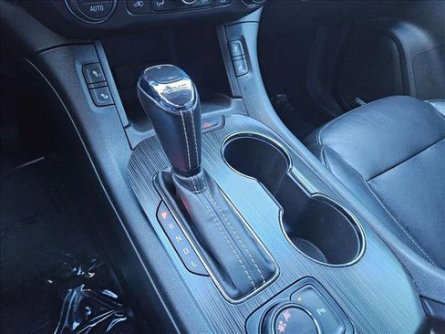 Used 2018 GMC Acadia SLT image 14