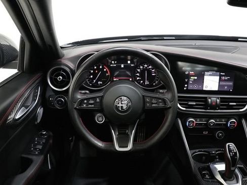 Used 2023 Alfa Romeo Giulia Estrema AWD/4WD image 11