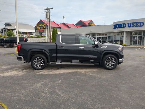 Used 2023 GMC Sierra 1500 SLT w/ SLT Premium Package AWD/4WD image 3