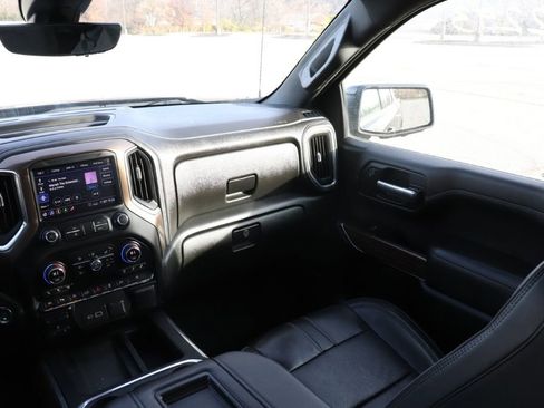 Used 2020 Chevrolet Silverado 1500 High Country w/ Technology Package image 16