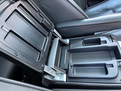 Used 2010 Land Rover Range Rover HSE LUX image 34