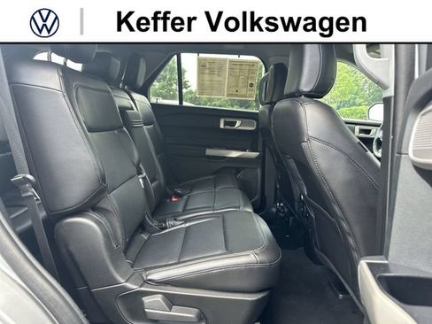 Used 2023 Ford Explorer Limited AWD/4WD image 26