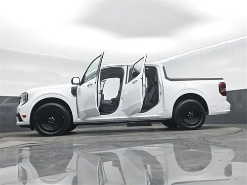 Used 2025 Ford Maverick Lobo image 73