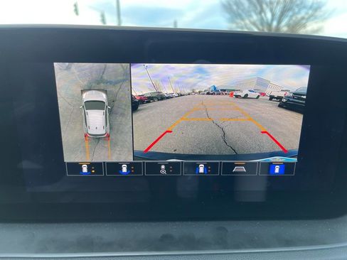 Certified 2025 Buick Encore GX Sport Touring w/ Advanced Technology Package image 9