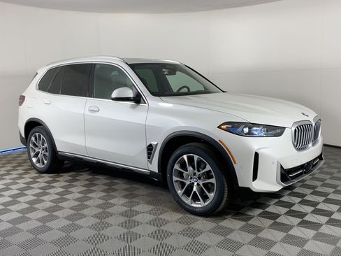 Used 2026 BMW X5 sDrive40i w/ Premium Package image 6