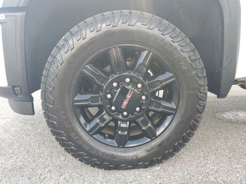 Used 2024 GMC Sierra 2500 AT4 w/ AT4 Premium Plus Package AWD/4WD image 10