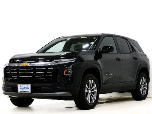 Used 2025 Chevrolet Equinox LT image 3