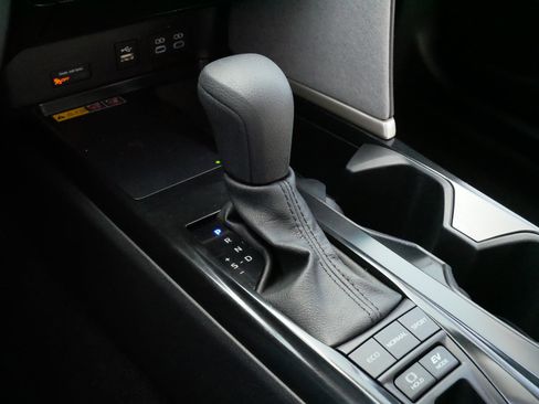 Certified 2025 Toyota Camry LE image 24