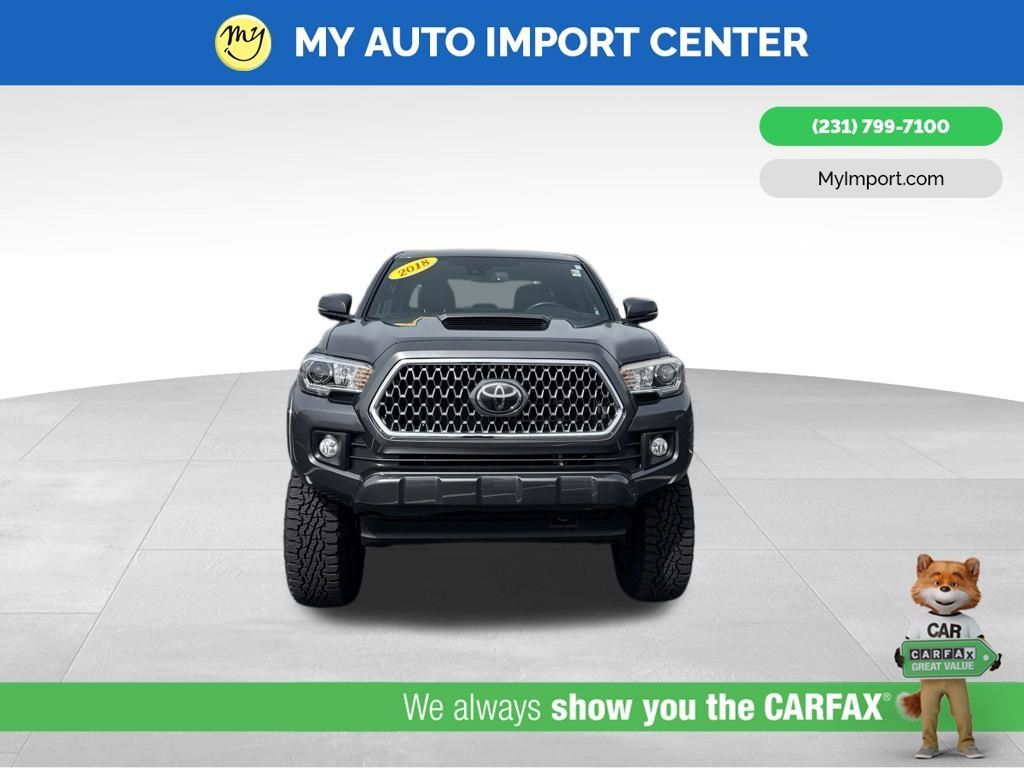 Used 2018 Toyota Tacoma TRD Sport AWD/4WD image 2