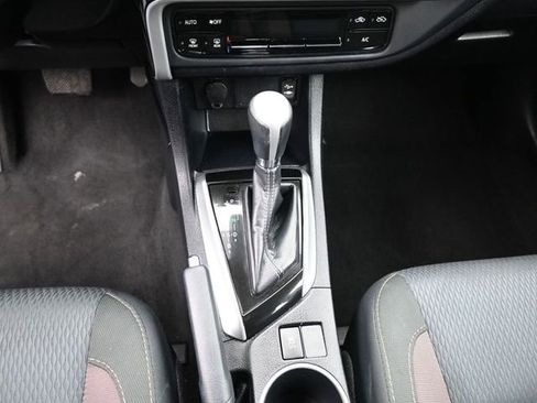 Used 2018 Toyota Corolla LE image 31