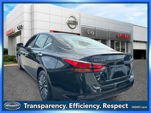 Certified 2024 Nissan Altima 2.5 SV FWD image 5