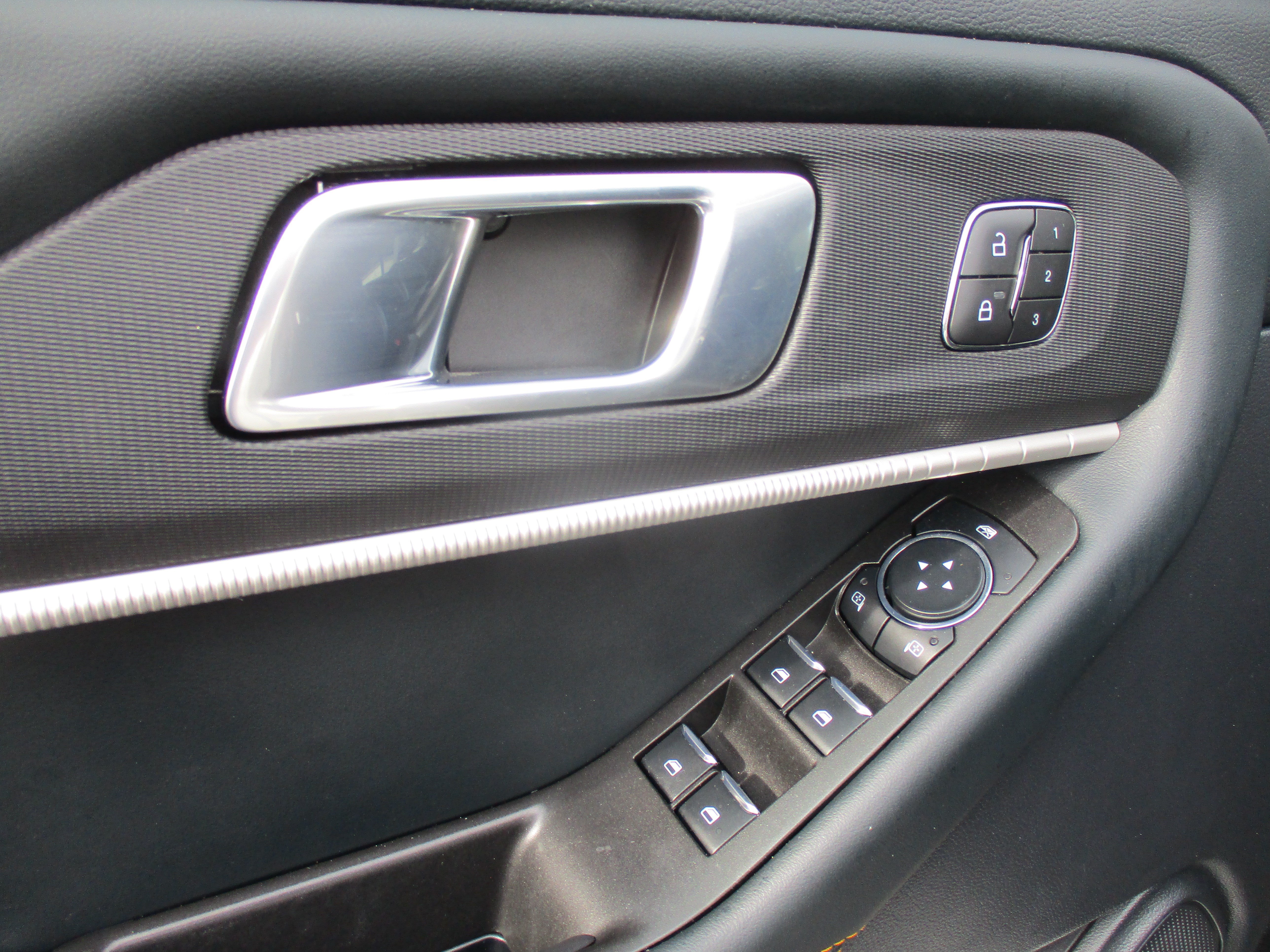 Used 2026 Ford Explorer Tremor w/ Tremor Convenience Package AWD/4WD image 14