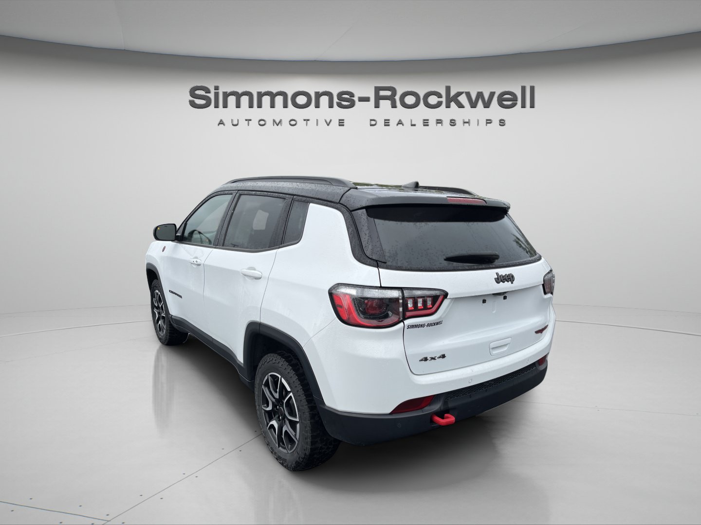 Used 2025 Jeep Compass Trailhawk AWD/4WD image 3