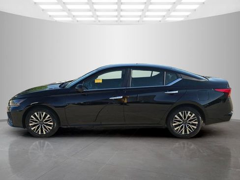 Used 2025 Nissan Altima 2.5 SV image 4