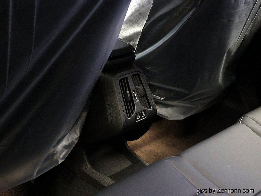 New 2027 BMW X1 xDrive28i AWD/4WD image 14