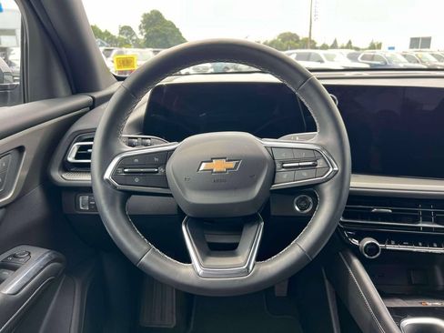 Used 2026 Chevrolet Traverse LT AWD/4WD image 12