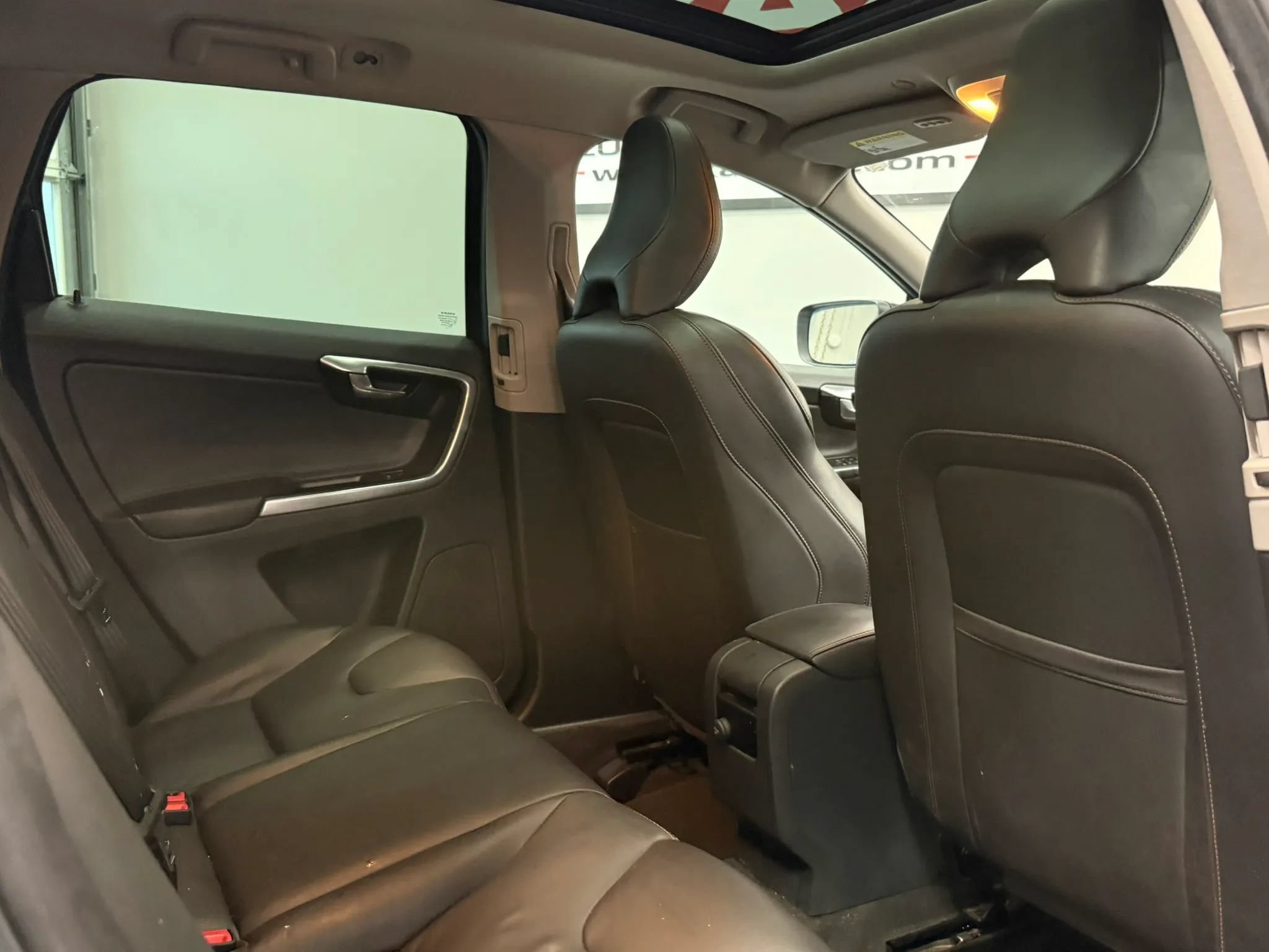 Used 2017 Volvo XC60 T6 Dynamic w/ Preferred Option Package AWD/4WD image 27