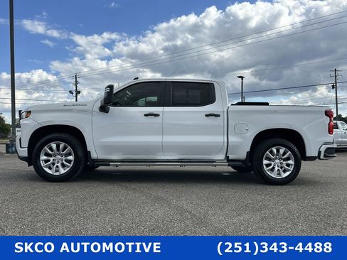 Used 2020 Chevrolet Silverado 1500 Custom w/ Custom Max Trailering Package image 2