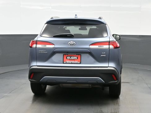 Used 2022 Toyota Corolla Cross LE w/ Moonroof Package image 5