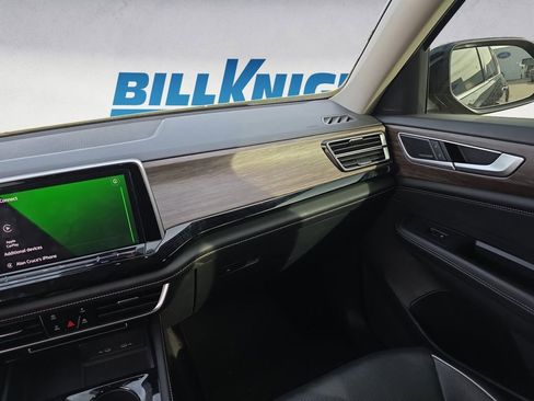 Used 2024 Volkswagen Atlas SEL Premium R-Line image 10