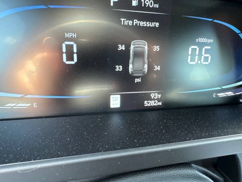Used 2025 Hyundai Elantra Sport w/ Cargo Package FWD image 6