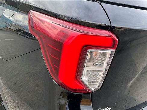 Used 2021 Ford Explorer ST w/ Premium Technology Package image 31