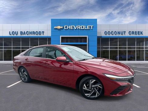 Used 2025 Hyundai Elantra SEL FWD image 1