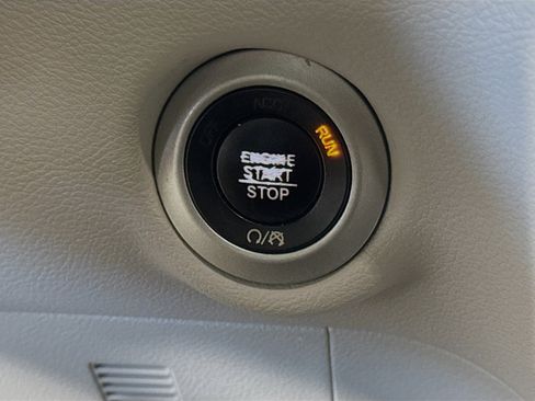 Used 2018 Chrysler Pacifica Touring Plus w/ Tire & Wheel Group image 21