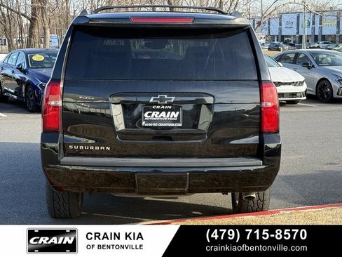Used 2019 Chevrolet Suburban LT w/ LT Signature Package image 6
