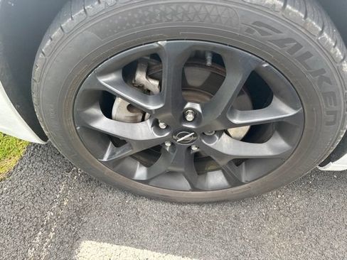 Used 2022 Chrysler Pacifica Touring-L w/ Uconnect Theater Family Group AWD/4WD image 6
