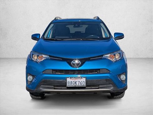 Used 2018 Toyota RAV4 XLE image 2