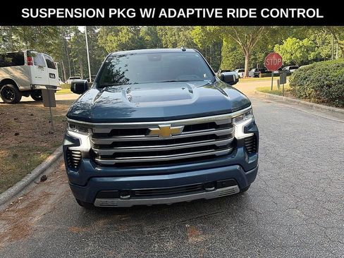 Used 2024 Chevrolet Silverado 1500 High Country w/ High Country Premium Package AWD/4WD image 2
