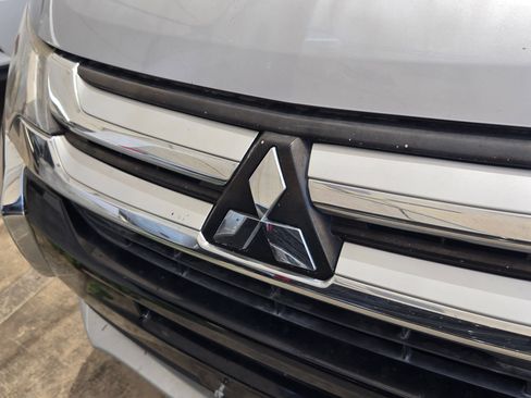 Used 2016 Mitsubishi Outlander SE FWD image 4