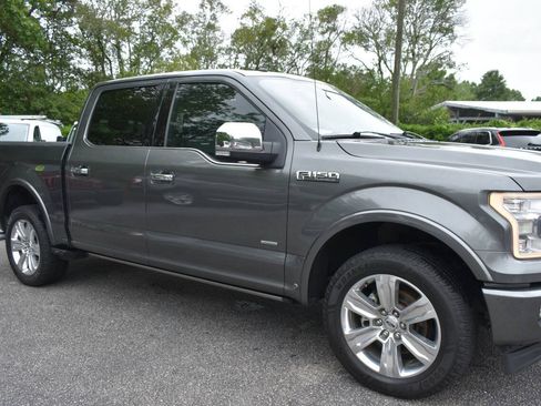 Used 2017 Ford F150 Platinum w/ Equipment Group 701A Luxury AWD/4WD image 30