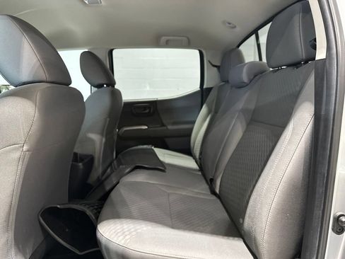Used 2022 Toyota Tacoma SR5 AWD/4WD image 14