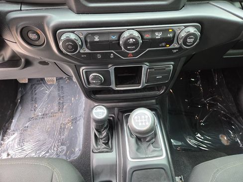Used 2022 Jeep Gladiator Sport AWD/4WD image 30