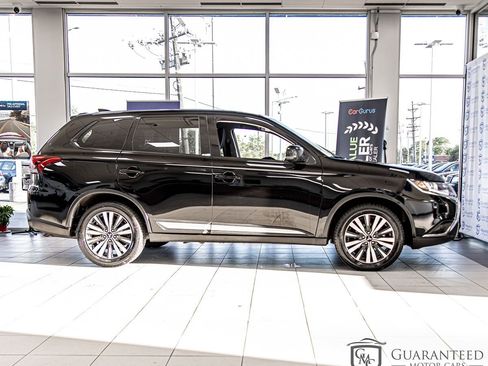 Used 2020 Mitsubishi Outlander ES FWD image 9