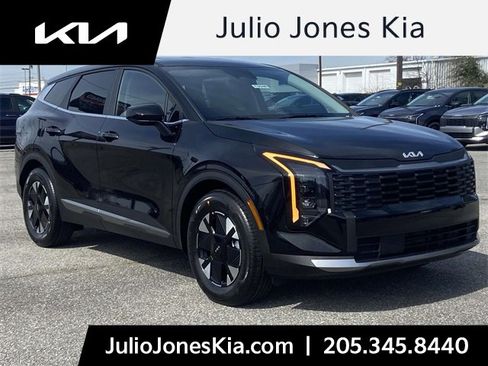 New 2026 Kia Sportage LX image 1