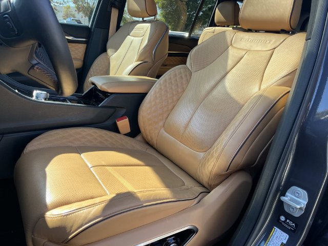 Used 2024 Jeep Grand Cherokee L Summit w/ Advanced Protech Group IV AWD/4WD image 39