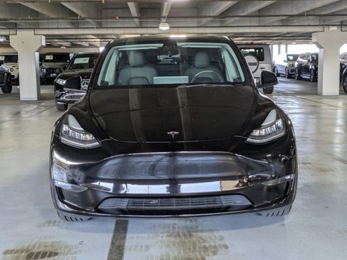 Used 2022 Tesla Model Y Long Range image 2