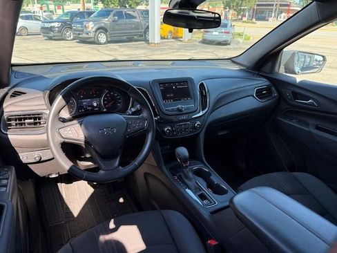 Used 2023 Chevrolet Equinox RS FWD image 17